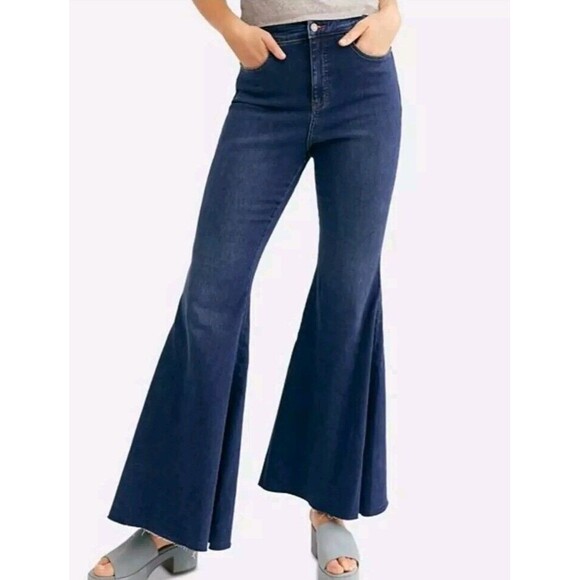 We The Free People CRVY Ma Cherie Super High Rise Lace Up Denim Flare Jeans 30 - Picture 2 of 16